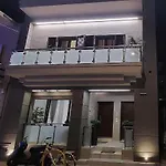 Rika's Sea View Apartment
